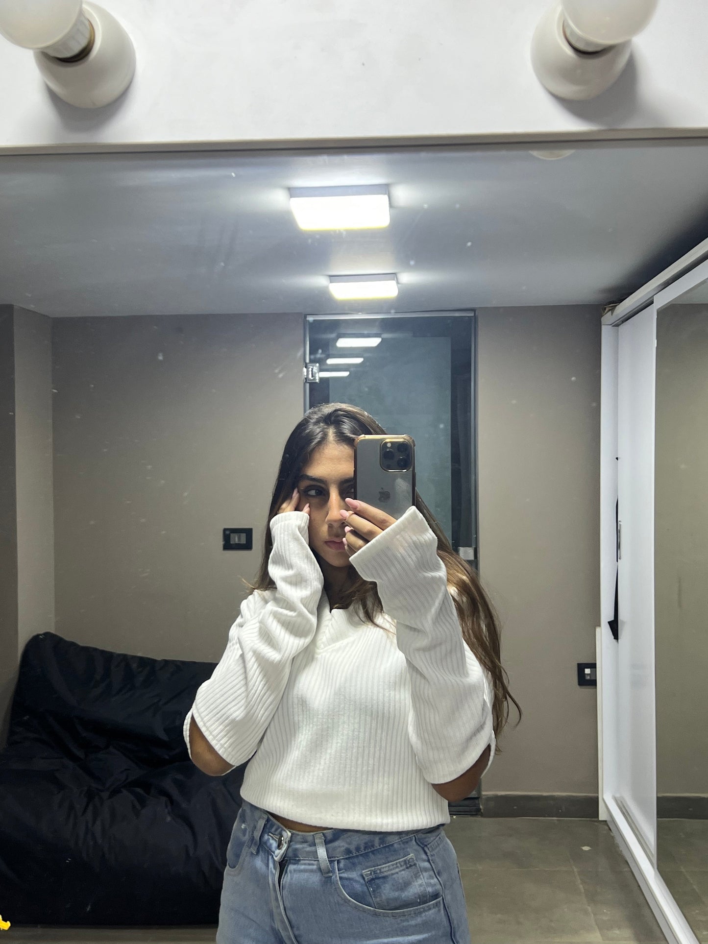V-Cut Elbow Pullover